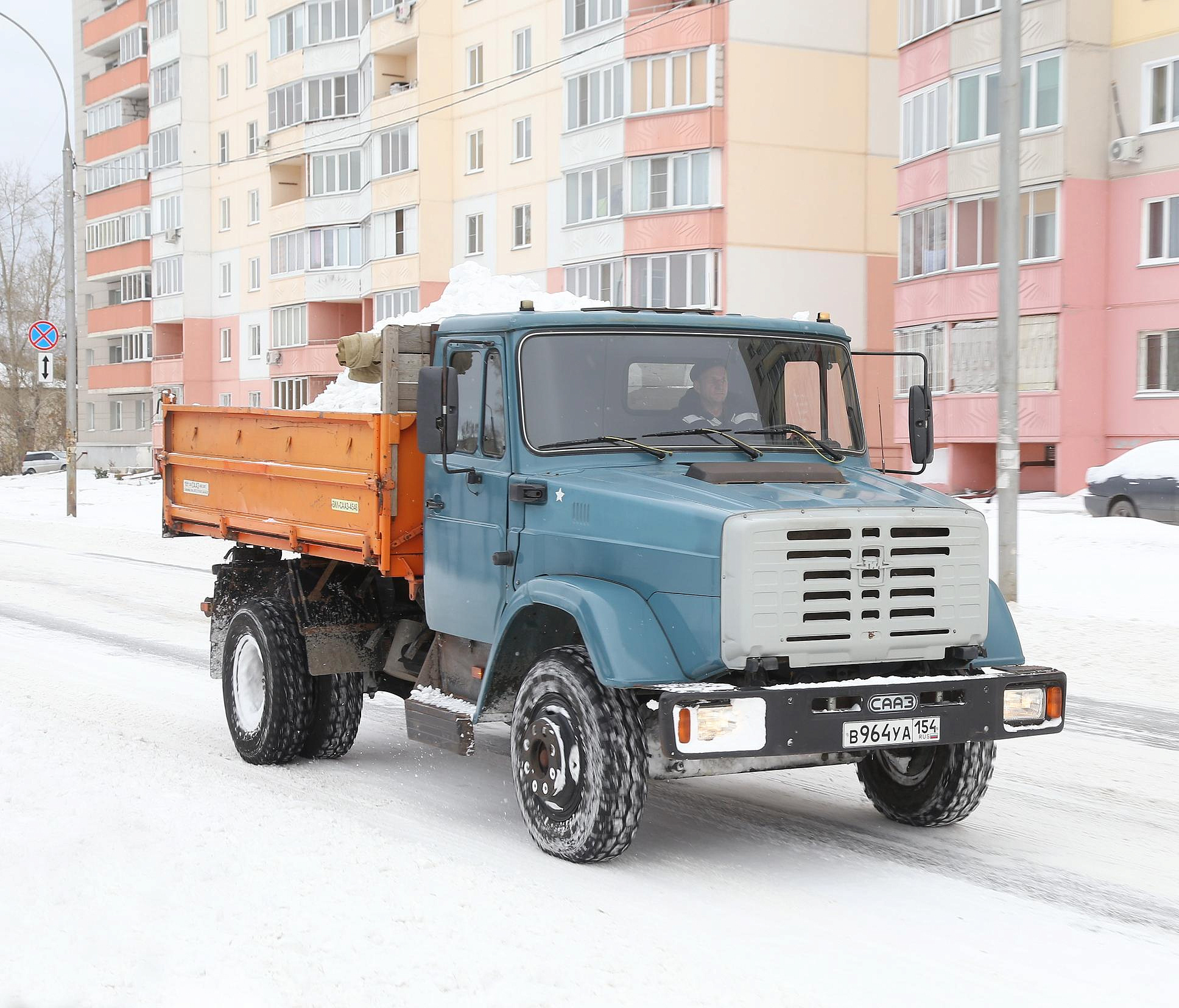 Где будут убирать снег 17 марта в Новосибирске — список улиц