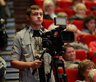 В Новосибирске продолжается кинолетопись патриотических свершений