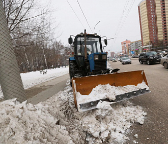 Какая техника очищает дороги в Новосибирске