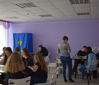Новосибирская молодёжь сыграла в выборы президента