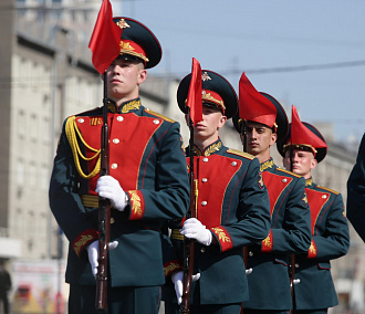 Новосибирцев пустят на парад Победы 9 мая на площади Ленина