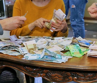 125 000 рублей для детей-сирот собрали в «Красном факеле»