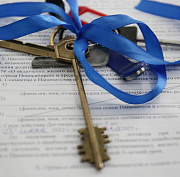 154 семьи получили ключи от квартир в долгострое на Есенина