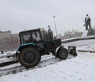 Снегоуборочная техника в Новосибирске работает на пределе