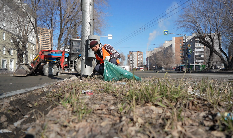 Поэтапную уборку в Ленинском районе организовала местная администрация