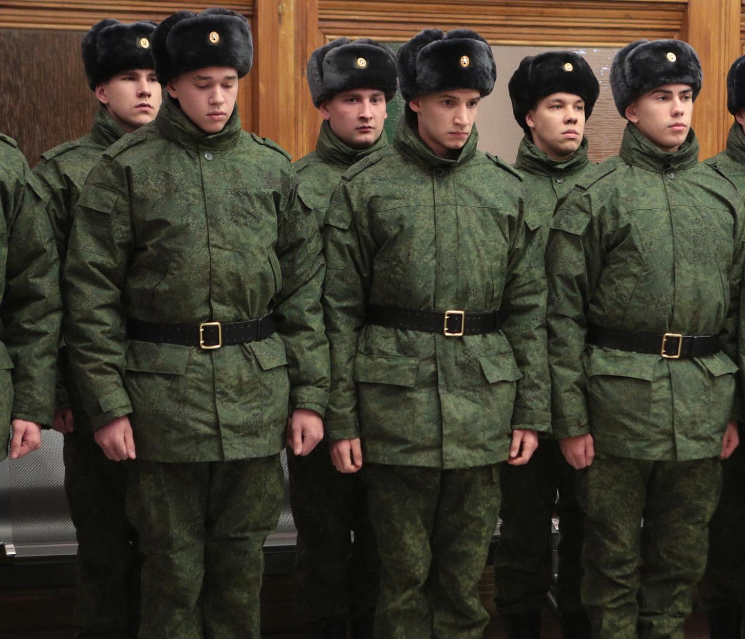 Два десятка новосибирских солдат уедут служить в президентский полк