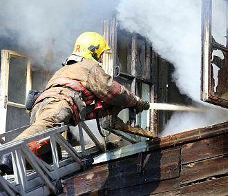 Больше 1700 пожаров произошло с начала года в Новосибирске