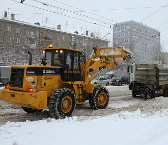 1,3 тысячи кубометров снега убрали за сутки с дорог Новосибирска